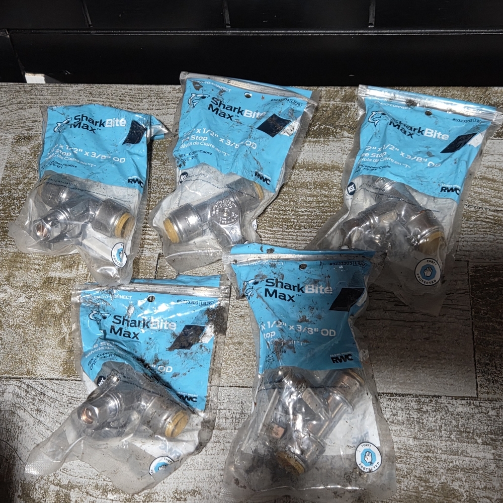 5 SharkBite Max 1/2 x 1/2 x 3/8 Inch Compression Tee Stop Valve, Push to Connect